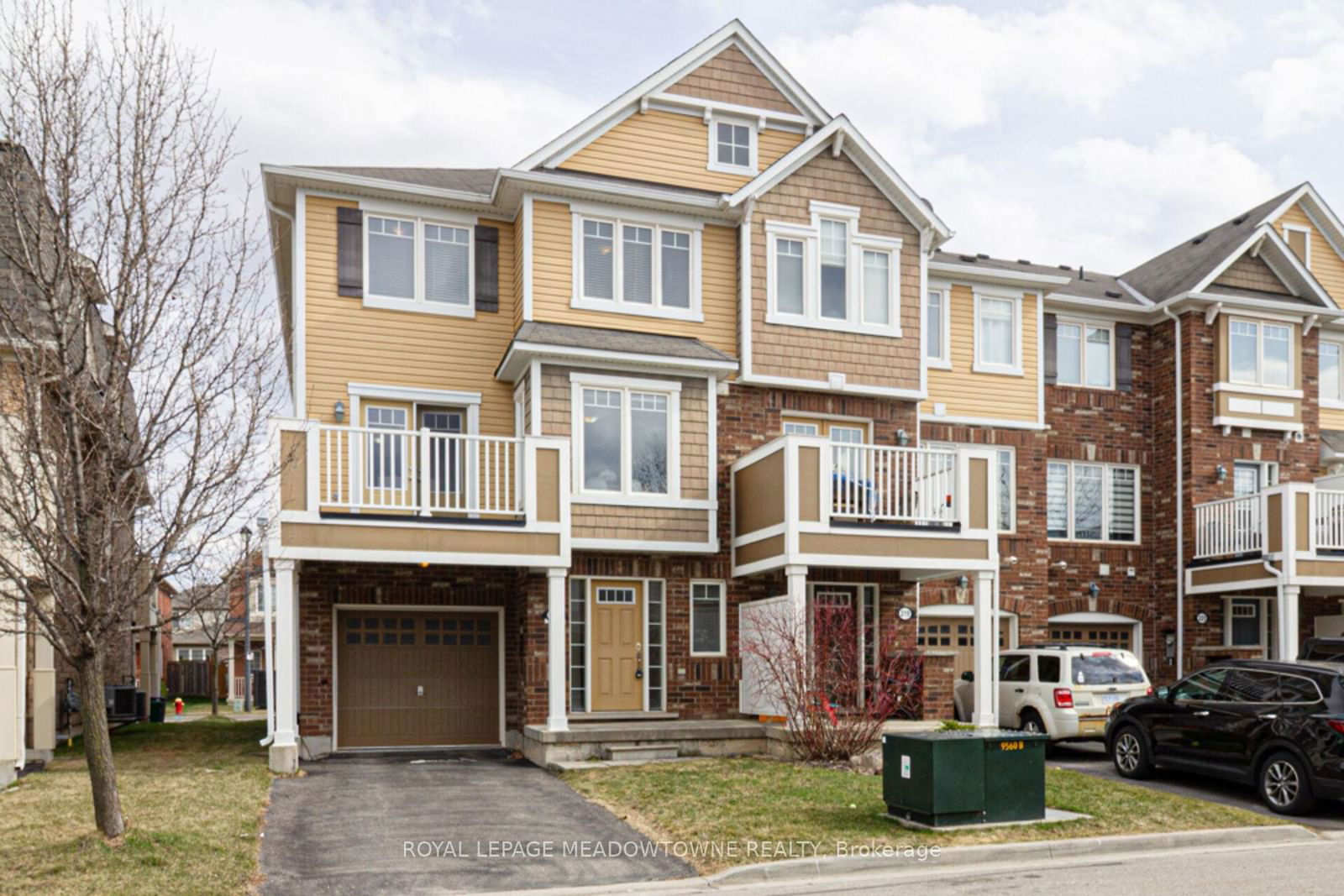 Townhouse for sale at 217 Woodley Crescent, Milton, WI Willmott, L9T 8B8 - MLS: W12074133