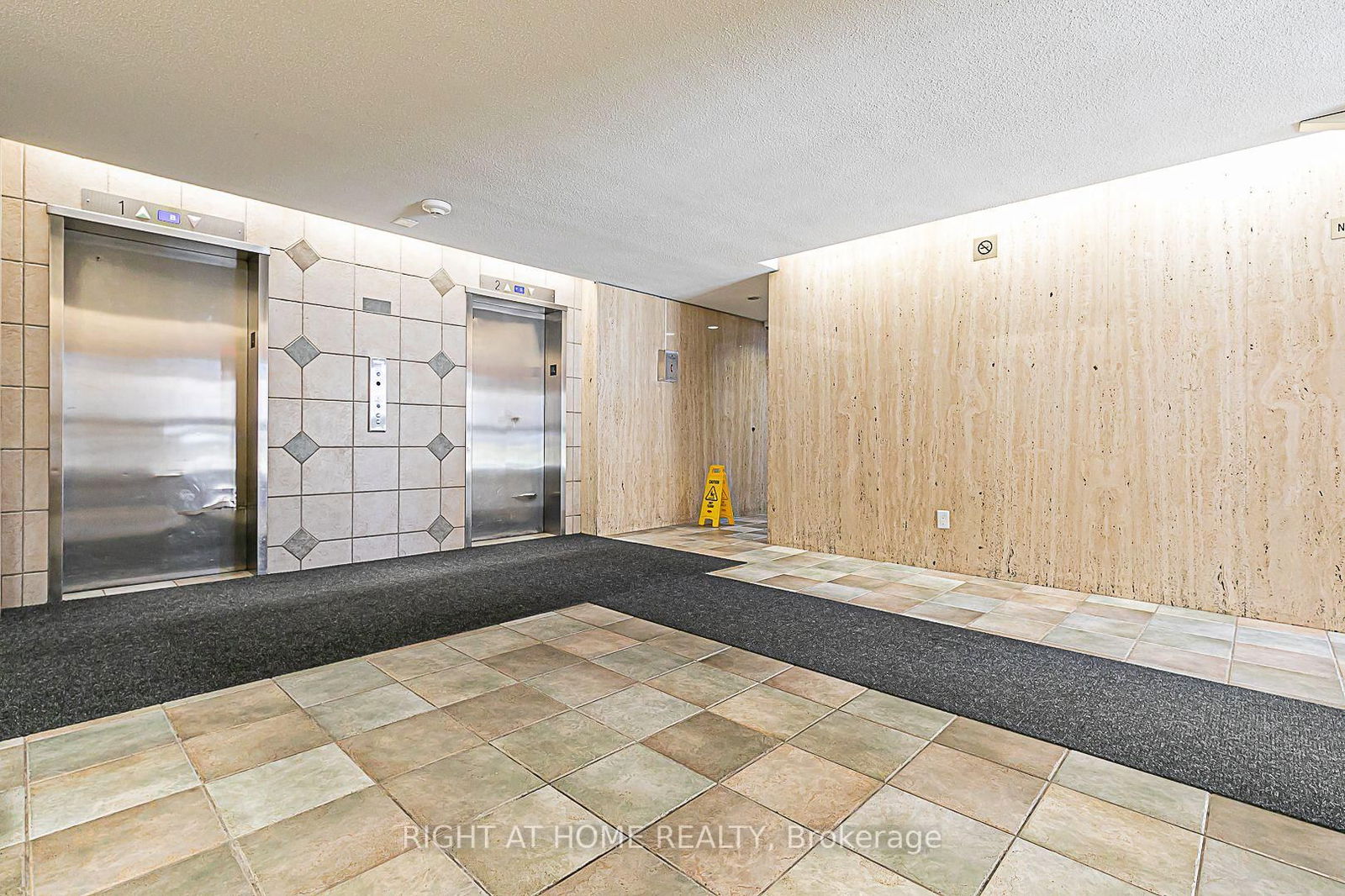 Condo for sale at 212-19 Four Winds Drive, Toronto, York University Heights, M3J 2S9 - MLS: W12074397
