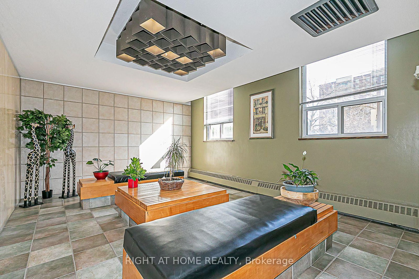 Condo for sale at 212-19 Four Winds Drive, Toronto, York University Heights, M3J 2S9 - MLS: W12074397