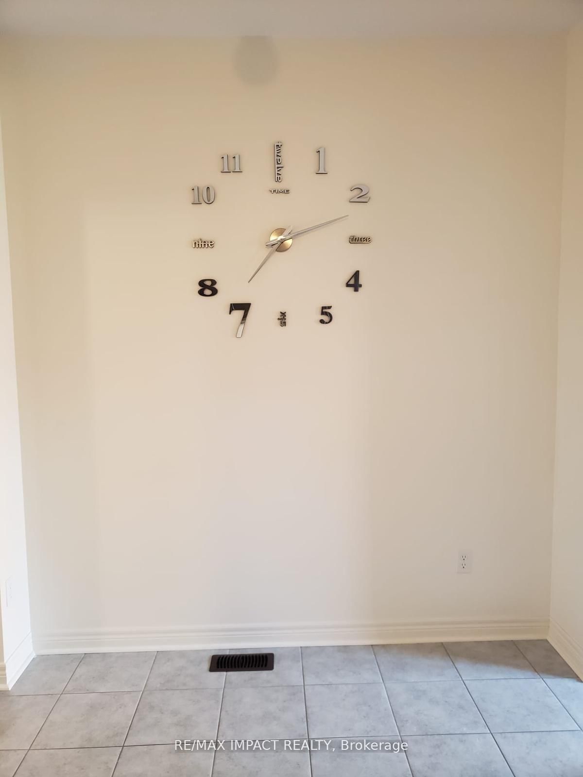 Semi-Detached House leased at 519 Bessborough Drive, Milton, Harrison, L9T 8V9 - MLS: W12074461
