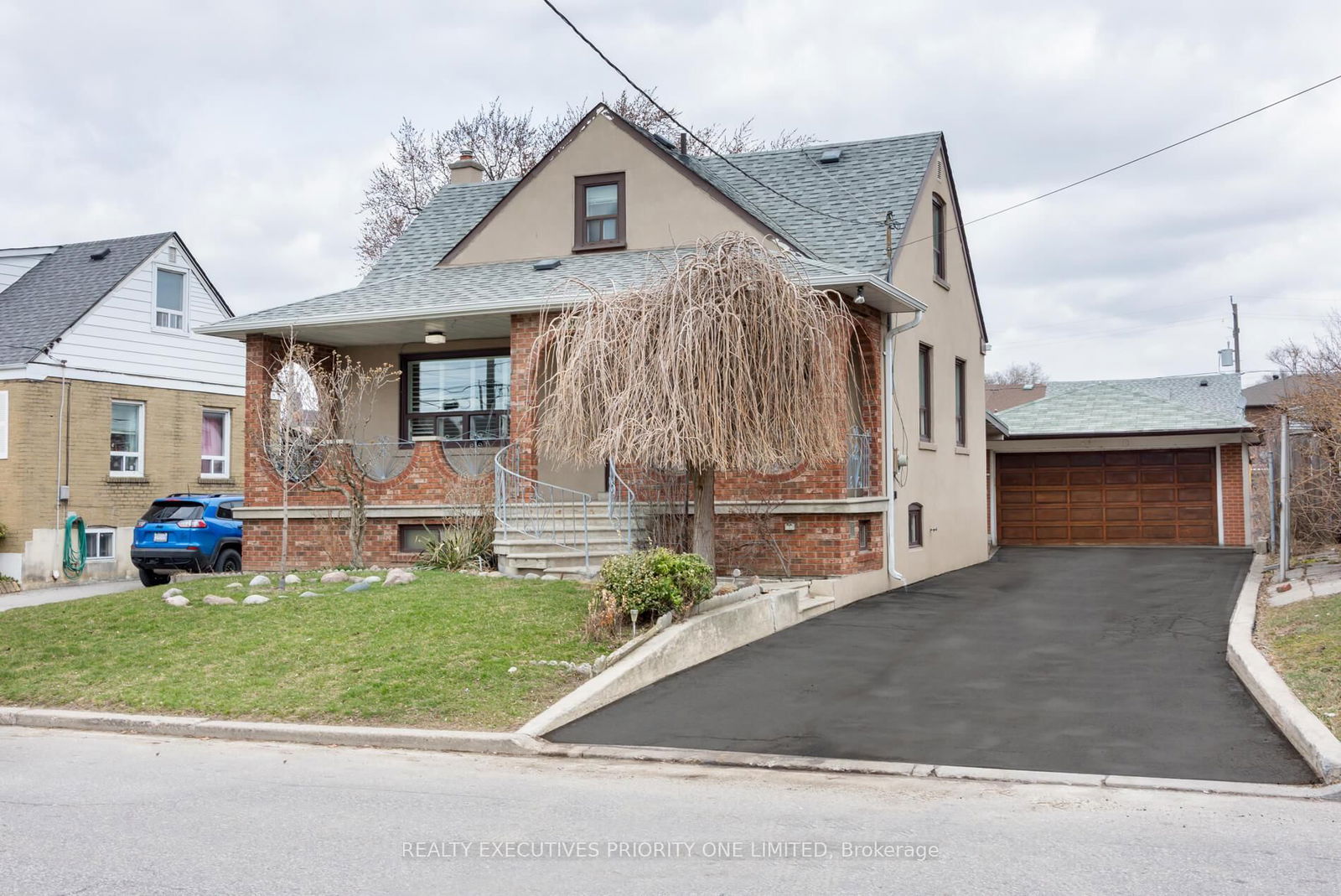 Detached House for sale at 90 Anthony Road, Toronto, Downsview-Roding-CFB, M3K 1B4 - MLS: W12074564