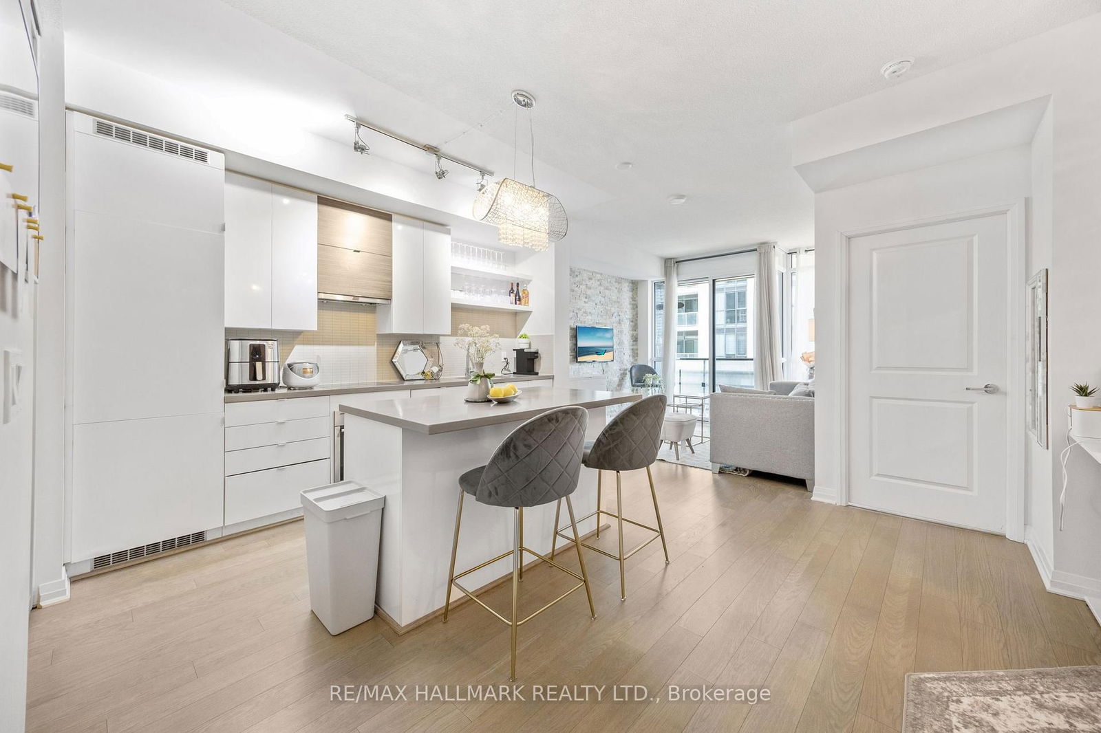 Condo sold at 303-60 Annie Craig Drive, Toronto, Mimico, M8V 0C5 - MLS: W12074754