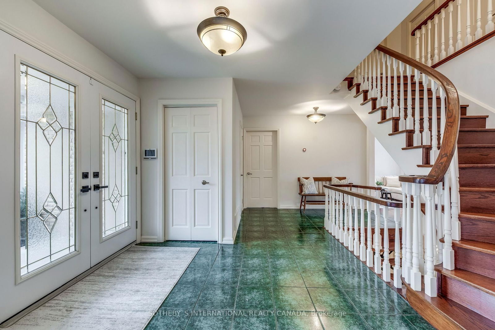 Detached House sold at 1403 Malibou Terrace, Mississauga, Clarkson, L5J 4B9 - MLS: W12075385