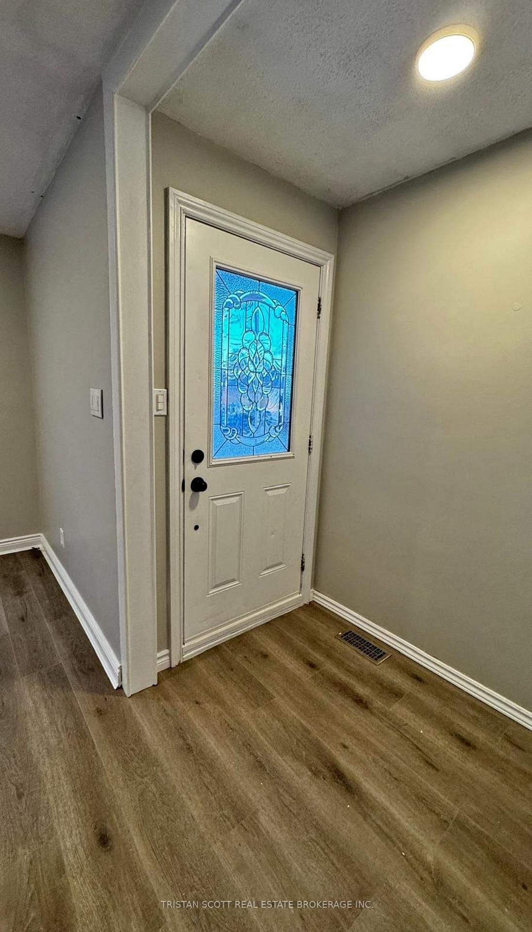 Semi-Detached House for lease at 3450 Queenston Drive, Mississauga, Erindale, L5C 2G6 - MLS: W12076290