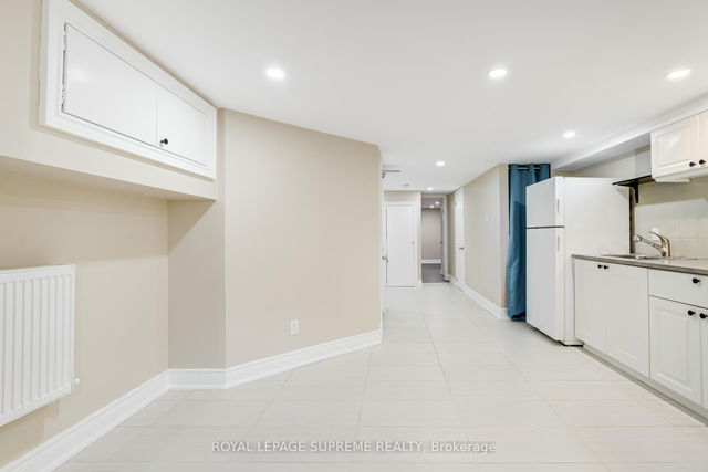 Bsmt - 98 Blackthorn Avenue