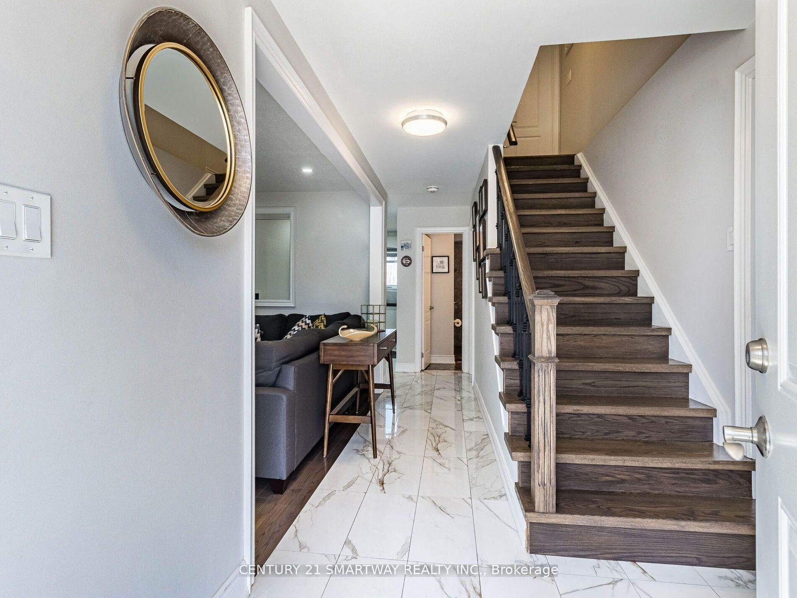 Detached House for sale at 10 Governor Grove Crescent, Brampton, Brampton South, L6Y 1A6 - MLS: W12077140