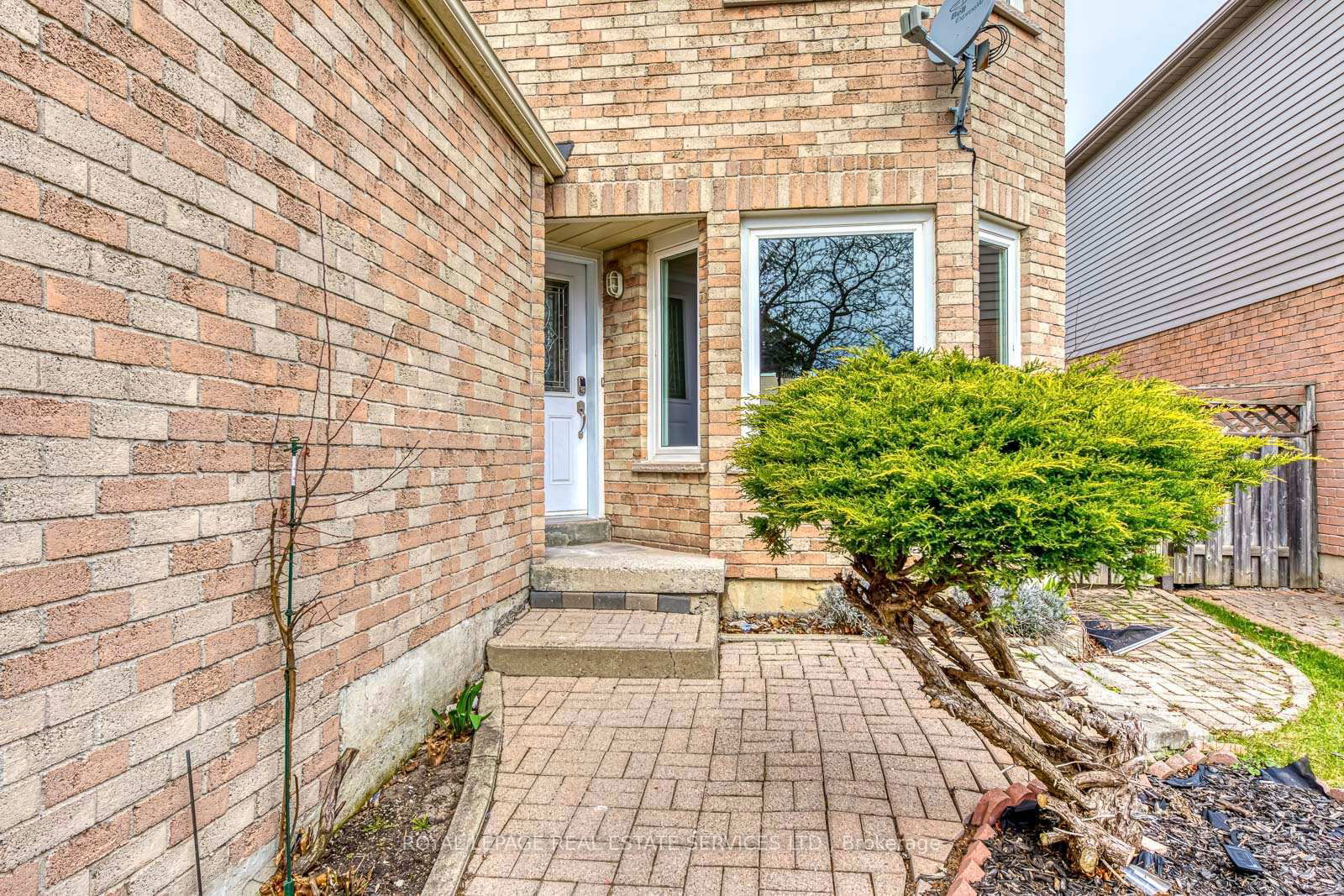 Detached House for sale at 1808 Princelea Place, Mississauga, East Credit, L5M 3R8 - MLS: W12077200