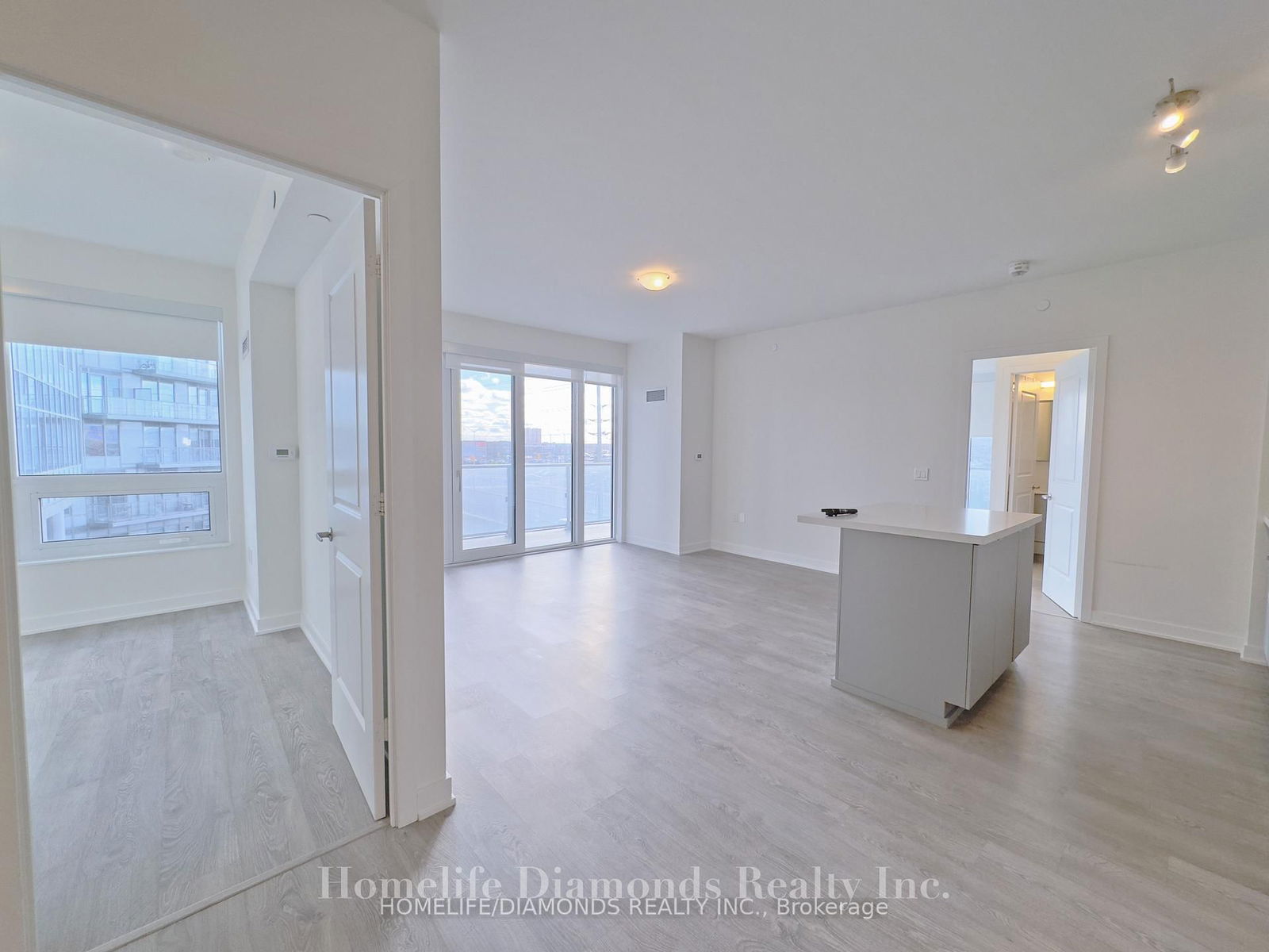 Condo leased at 307-4675 Metcalfe Avenue, Mississauga, Central Erin Mills, L5M 0Z8 - MLS: W12077396