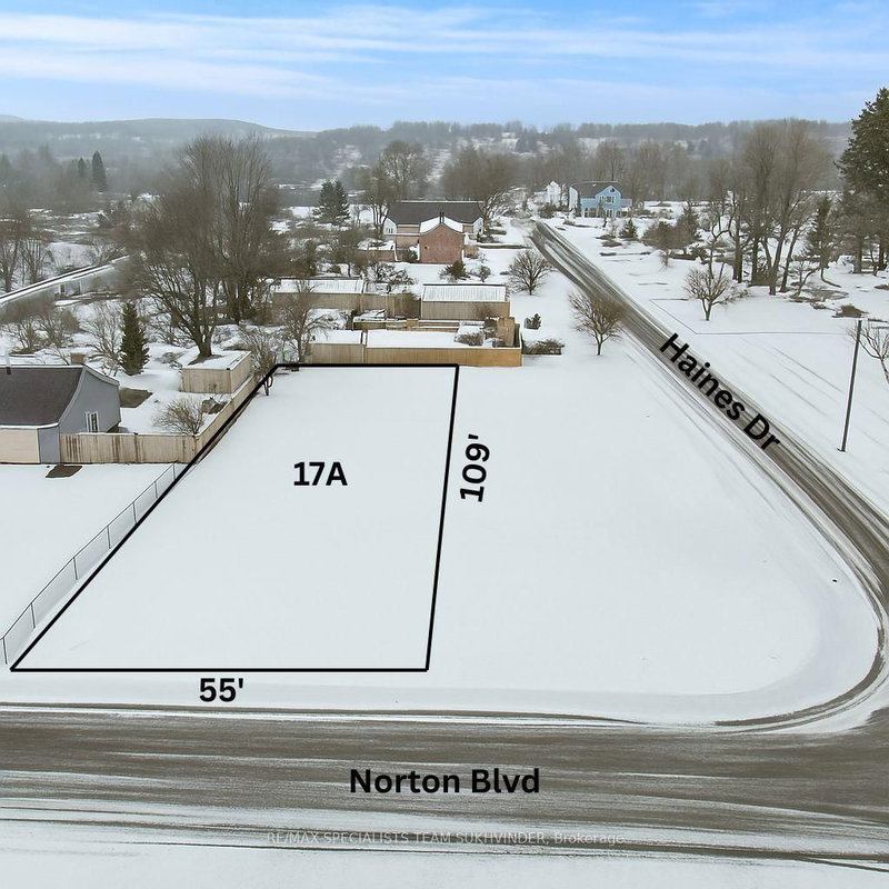 17 Norton Blvd, Caledon, L7E 2C6 | Image 2