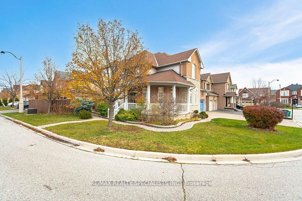 Detached House for sale at 5 Saddler Avenue, Brampton, Bram East, L6P 2B7 - MLS: W12077440