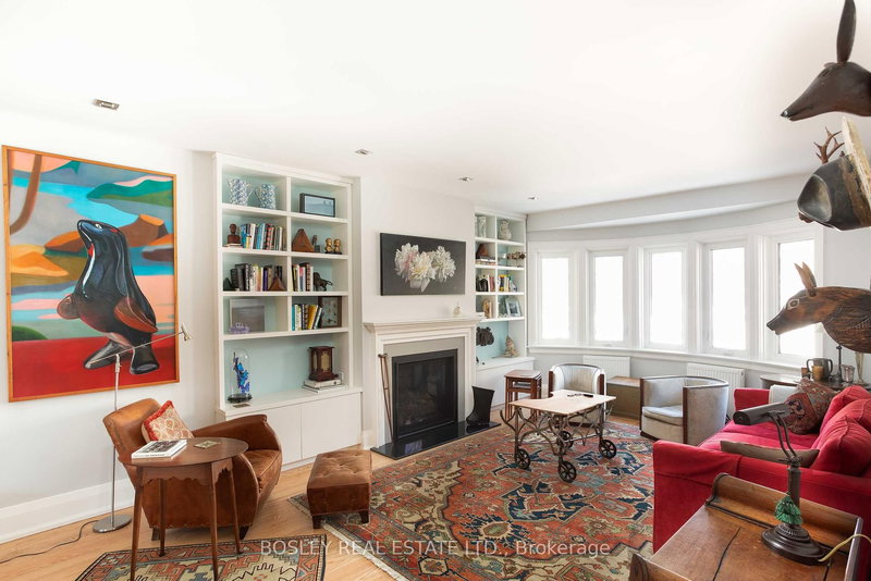 9 Indian Valley Cres, Toronto, M6R 1Y5 | Image 3