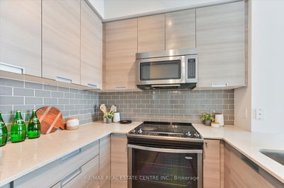 Unit 1402 — 55 Eglinton Ave, Mississauga - Hurontario image-0-3