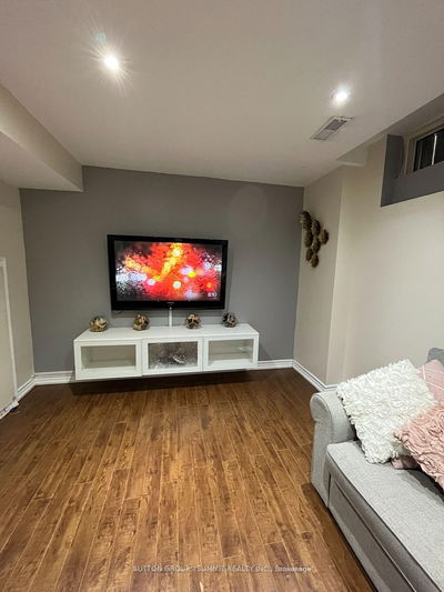 76 Sewells Lane, Brampton - Fletcher's Meadow image-0-4