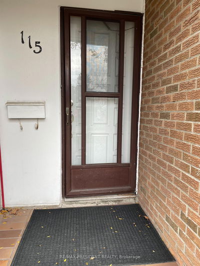 Unit 115 — 16 Litchfield Crt, Toronto - West Humber-Clairville image-0-2