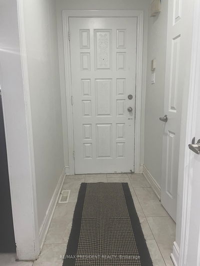Unit 115 — 16 Litchfield Crt, Toronto - West Humber-Clairville image-0-3
