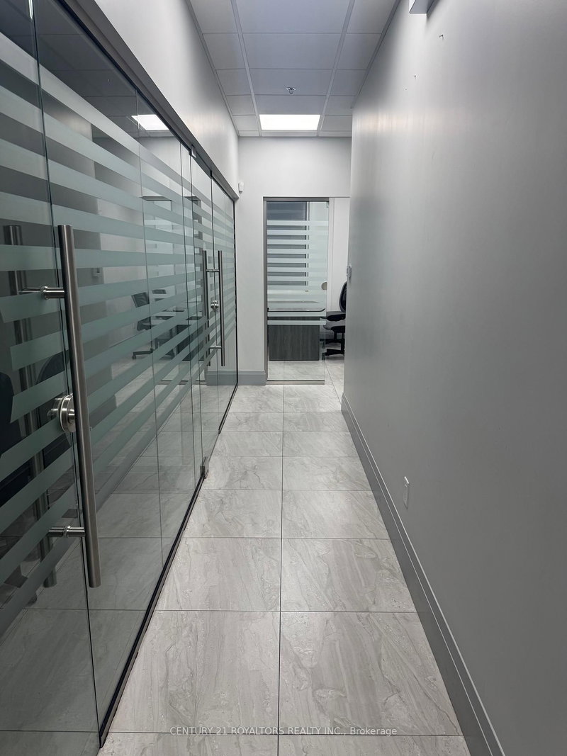 201 - 280 Derry Rd W, Mississauga, L5W 1N6 | Image 2