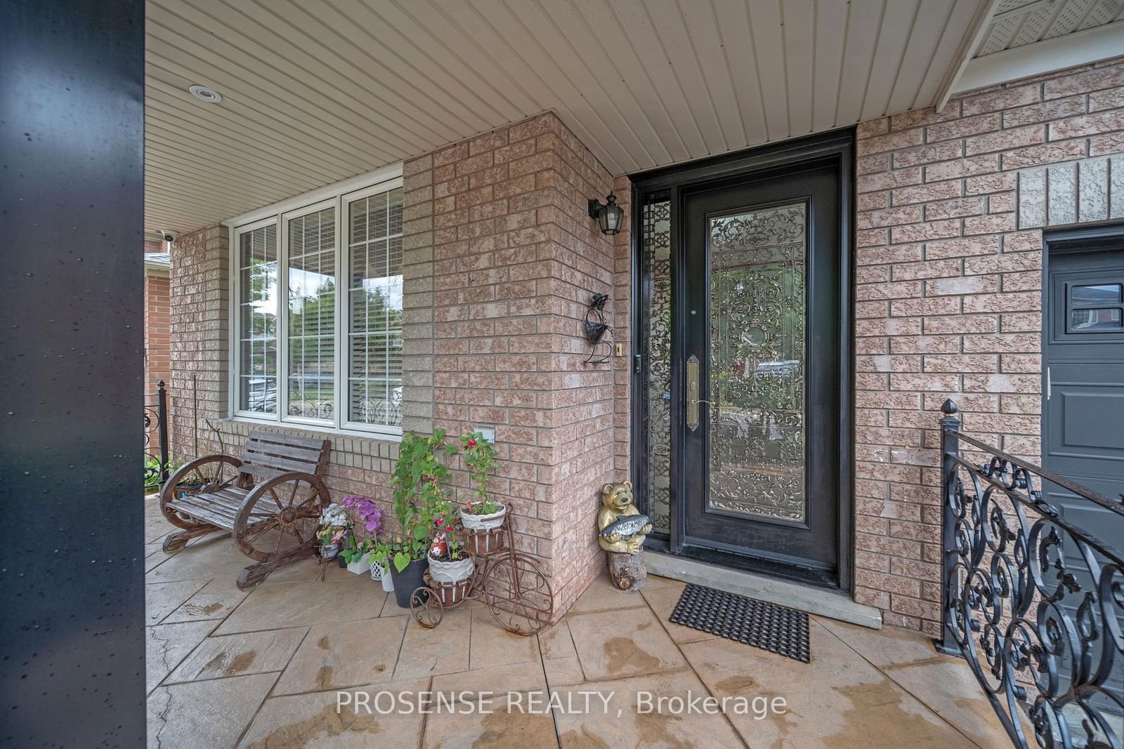 Detached House for sale at 147 Whitwell Drive, Brampton, Vales of Castlemore, L6P 1L2 - MLS: W12078978