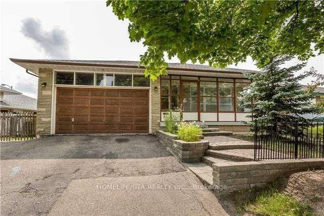 Detached House for sale at 84 Ardglen Drive, Brampton, Brampton East, L6W 1V6 - MLS: W12079348