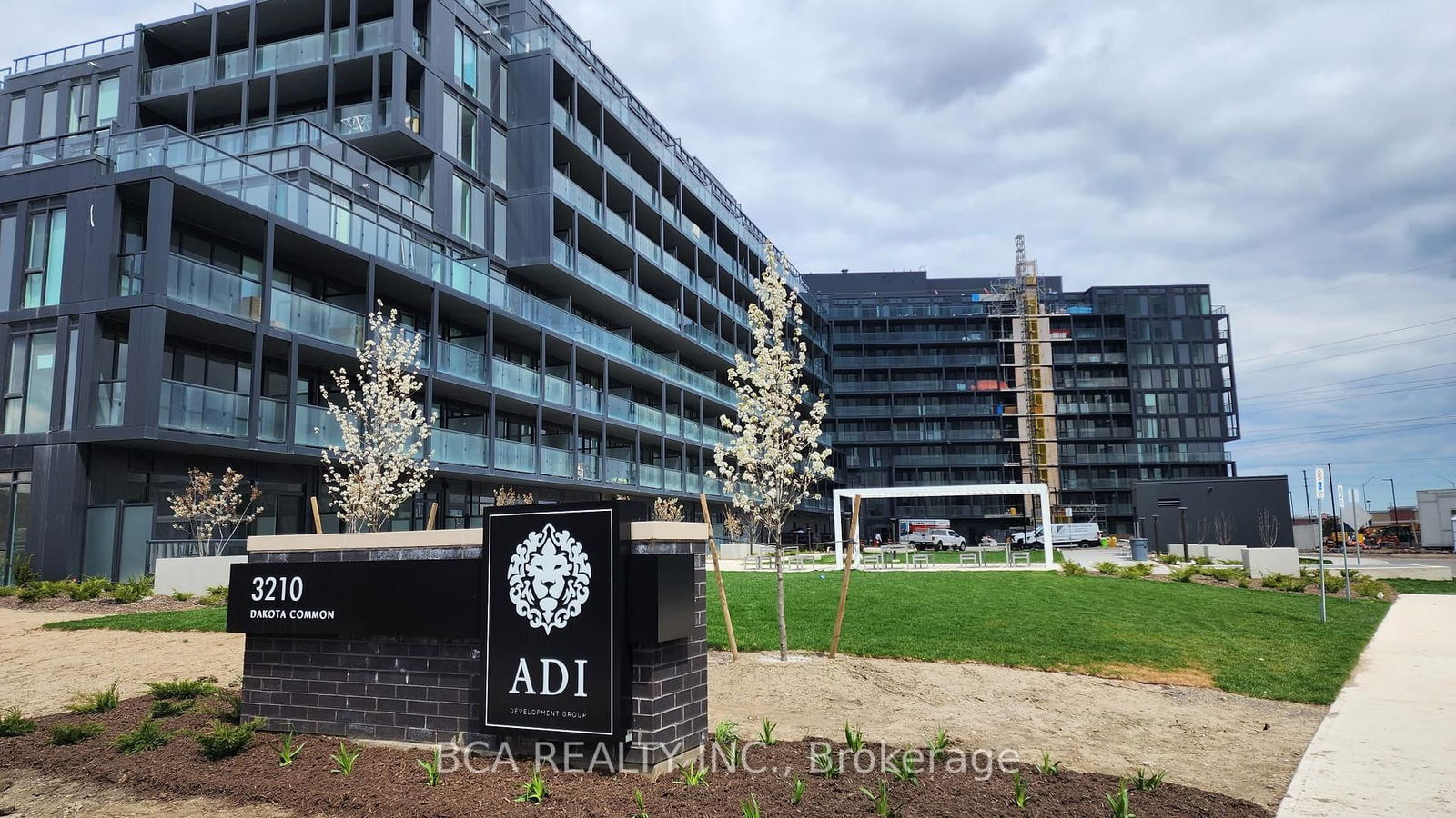 Condo for lease at B620-3200 Dakota Common N/A, Burlington, Alton, L7M 2A7 - MLS: W12080393
