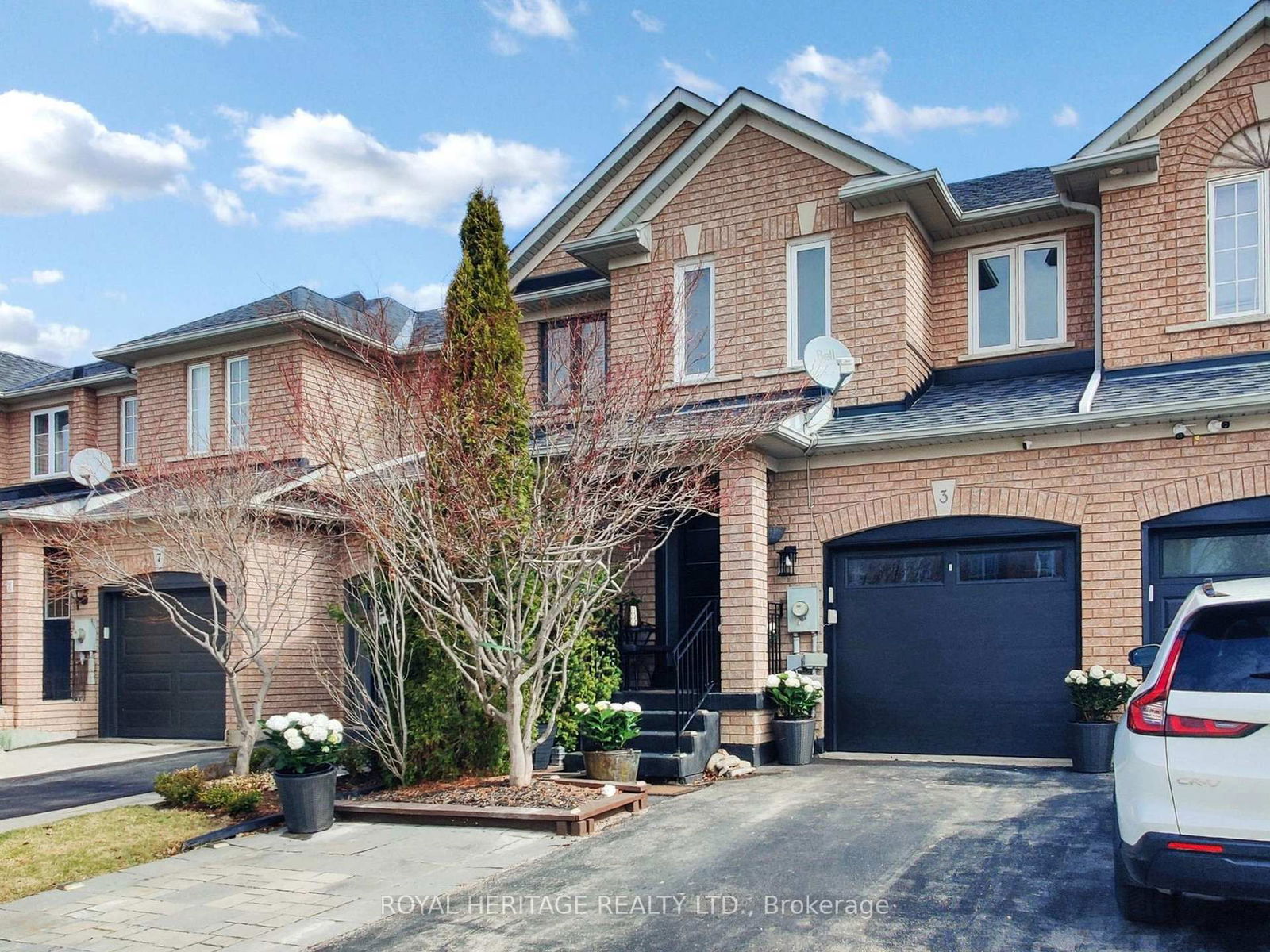 Townhouse sold at 3 Frank Johnston Road, Caledon, Bolton West, L7E 2L4 - MLS: W12080451