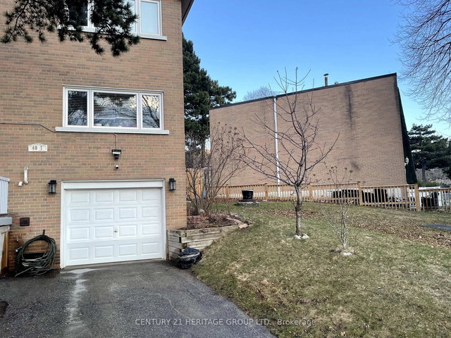 7 - 40 Grandravine Drive