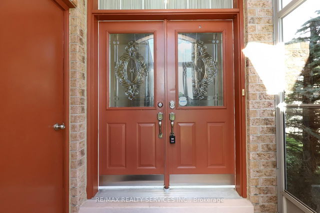 12 Summerfield Crescent