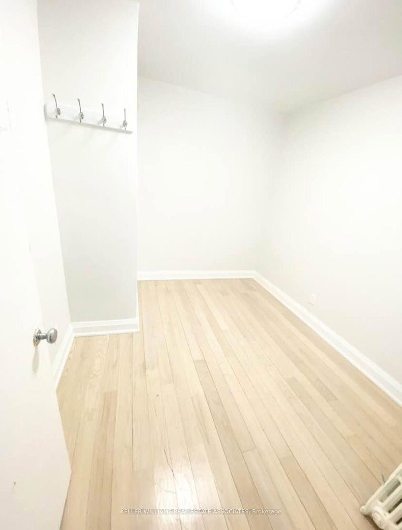 1 - 237 Lakeshore Rd E, Mississauga, L5G 1G8 | Image 2