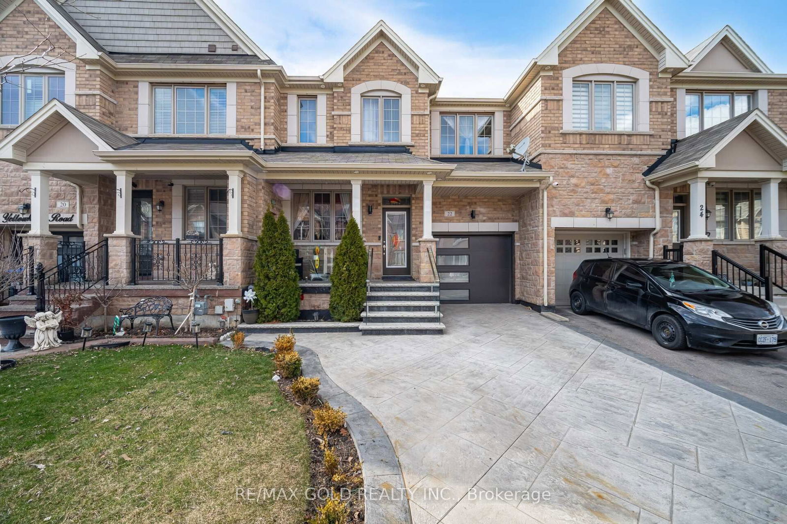 Townhouse for sale at 22 Yellowknife Road, Brampton, Sandringham-Wellington North, L6R 3X3 - MLS: W12081127