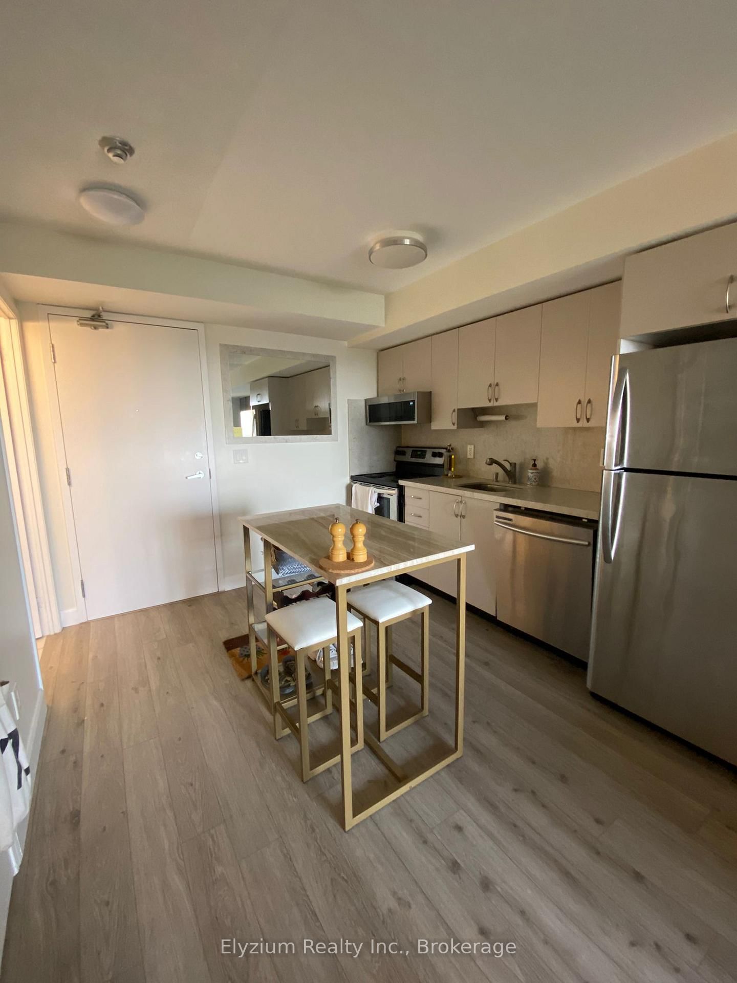 Condo for lease at 705-4 Elsinore Path, Toronto, New Toronto, M8V 4G7 - MLS: W12081175