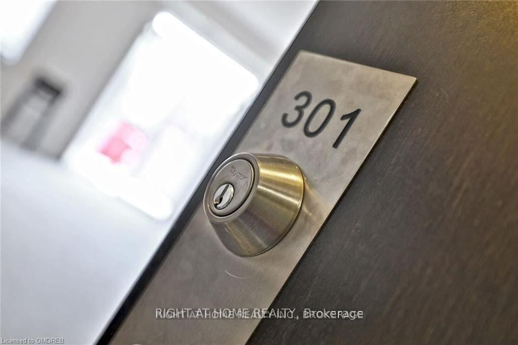 Townhouse for lease at 301-263 Georgian Drive, Oakville, River Oaks, L6H 0L2 - MLS: W12081299