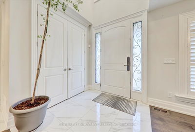1 Battersea Cres, Toronto - Maple Leaf image-0-4