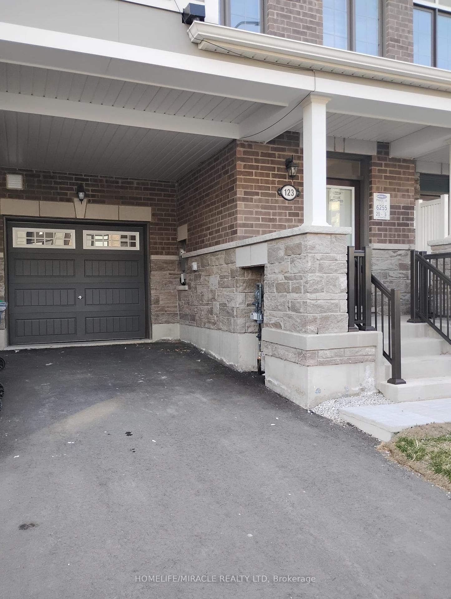 Townhouse for lease at 123 Keppel Circle, Brampton, Northwest Brampton, L7A 5K7 - MLS: W12081431
