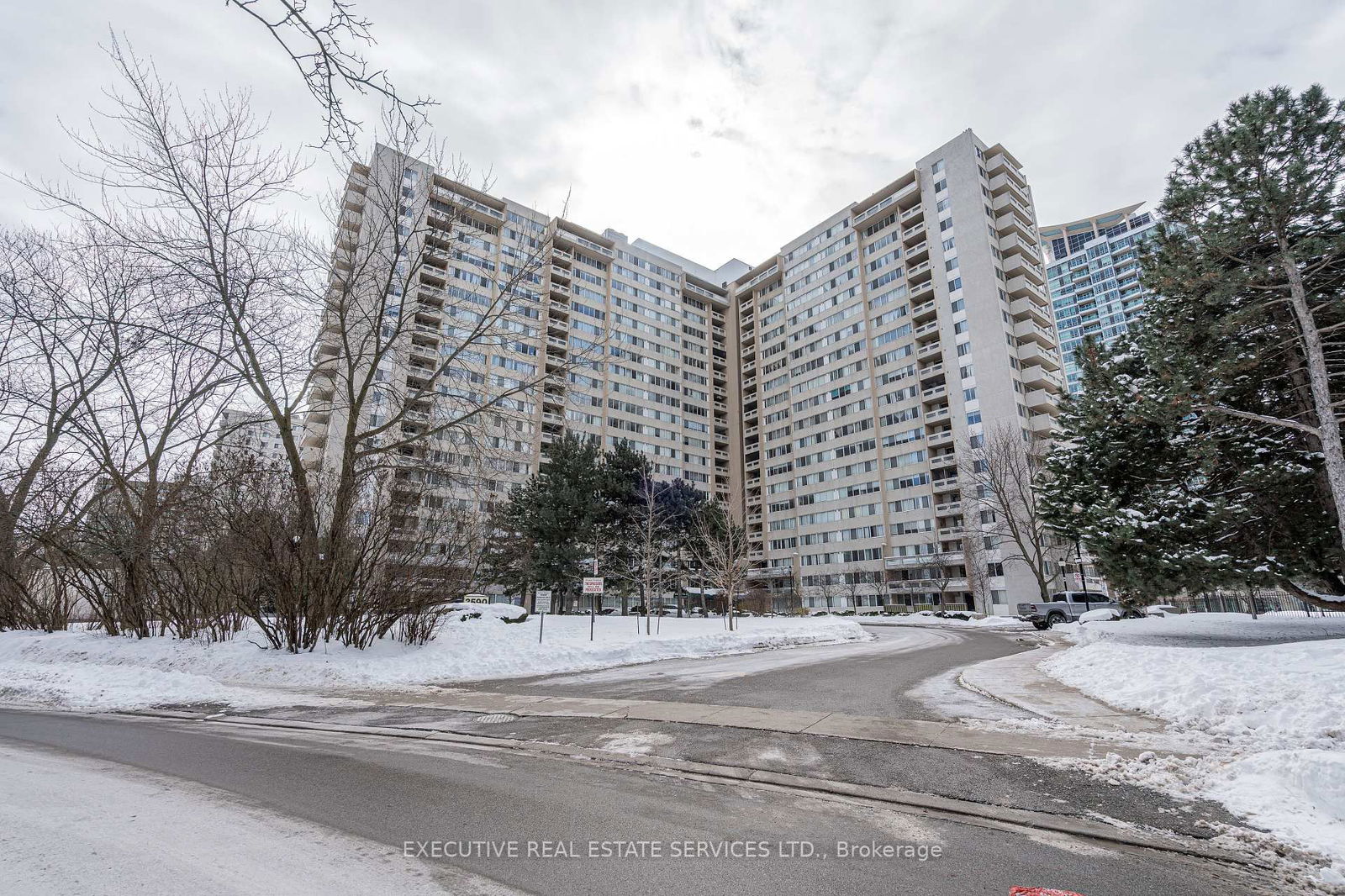 Condo for sale at 1810-3590 Kaneff Crescent, Mississauga, Mississauga Valleys, L5A 3X3 - MLS: W12081441