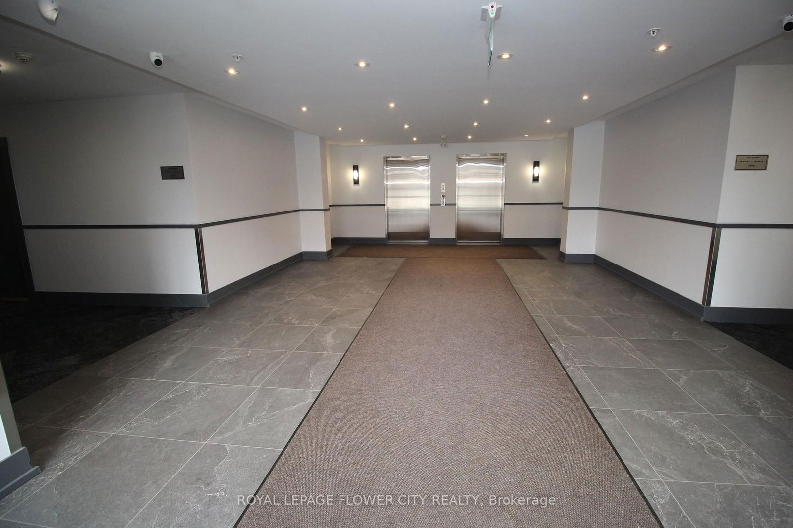 Condo for sale at 215-570 Lolita Gdns, Mississauga, Mississauga Valleys, L5A 0A1 - MLS: W12081612