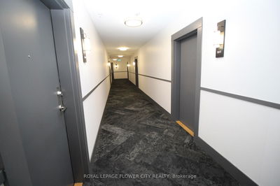 Unit 215 — 570 Lolita Gdns, Mississauga - Mississauga Valleys image-0-4