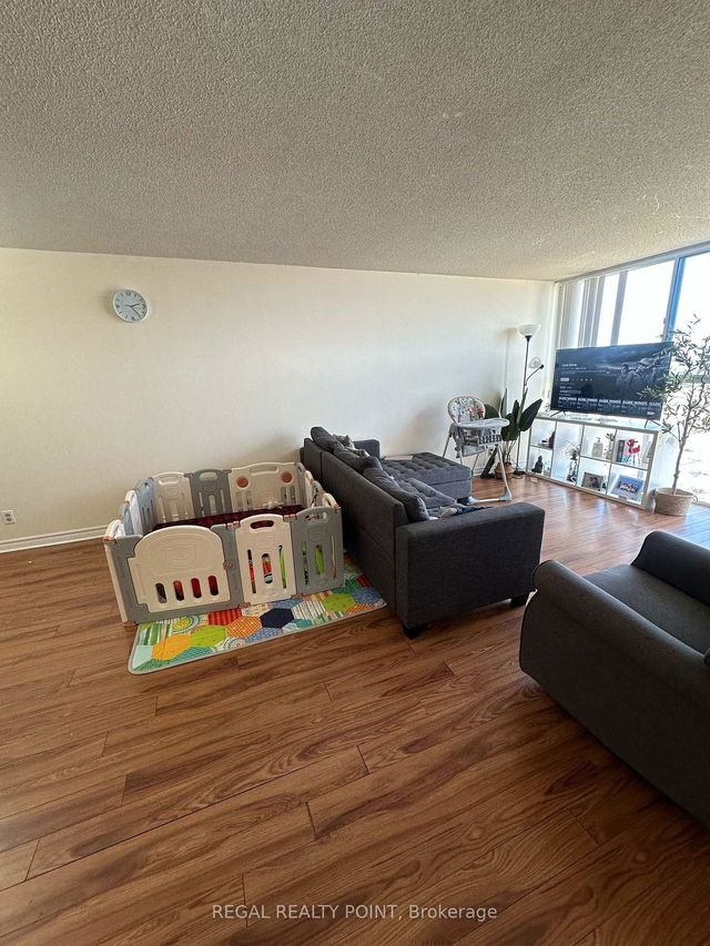2004 - 25 Trailwood Drive