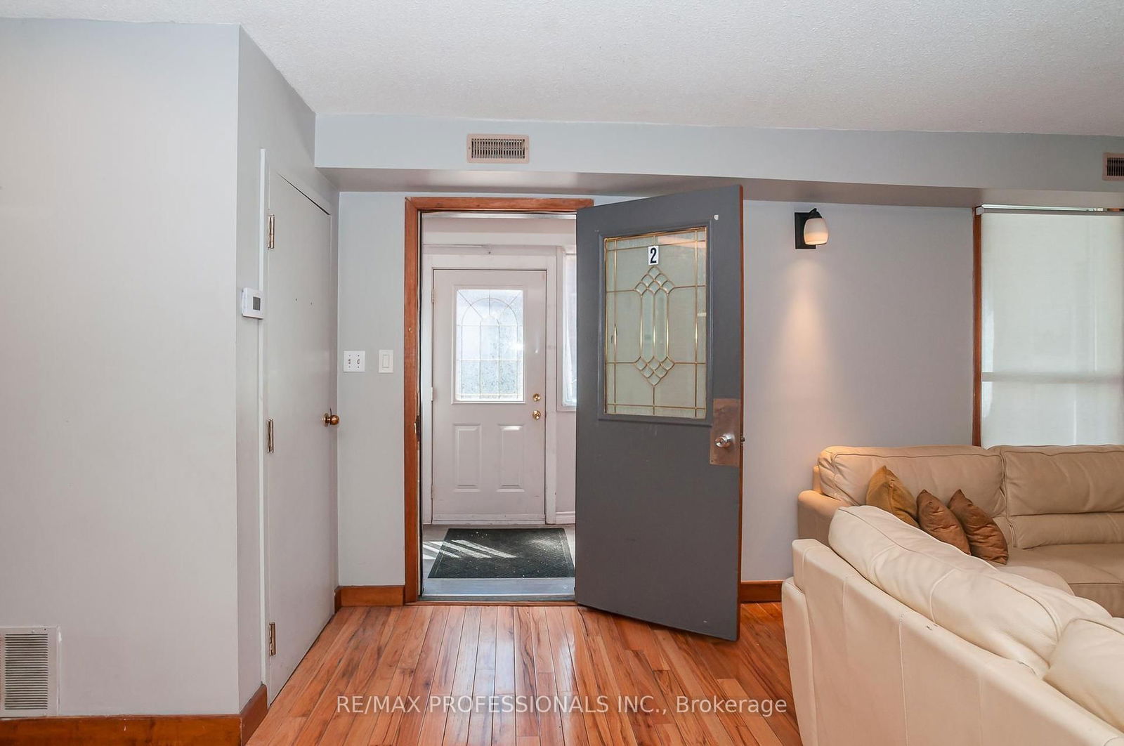 Semi-Detached House for lease at MAIN-4146 Dundas Street, Toronto, Kingsway South, M8X 1X3 - MLS: W12082030