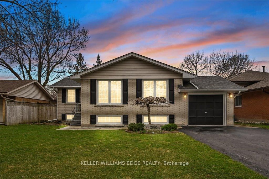 Detached House for sale at 1250 TAVISTOCK Drive, Burlington, Mountainside, L7P 2N5 - MLS: W12082210