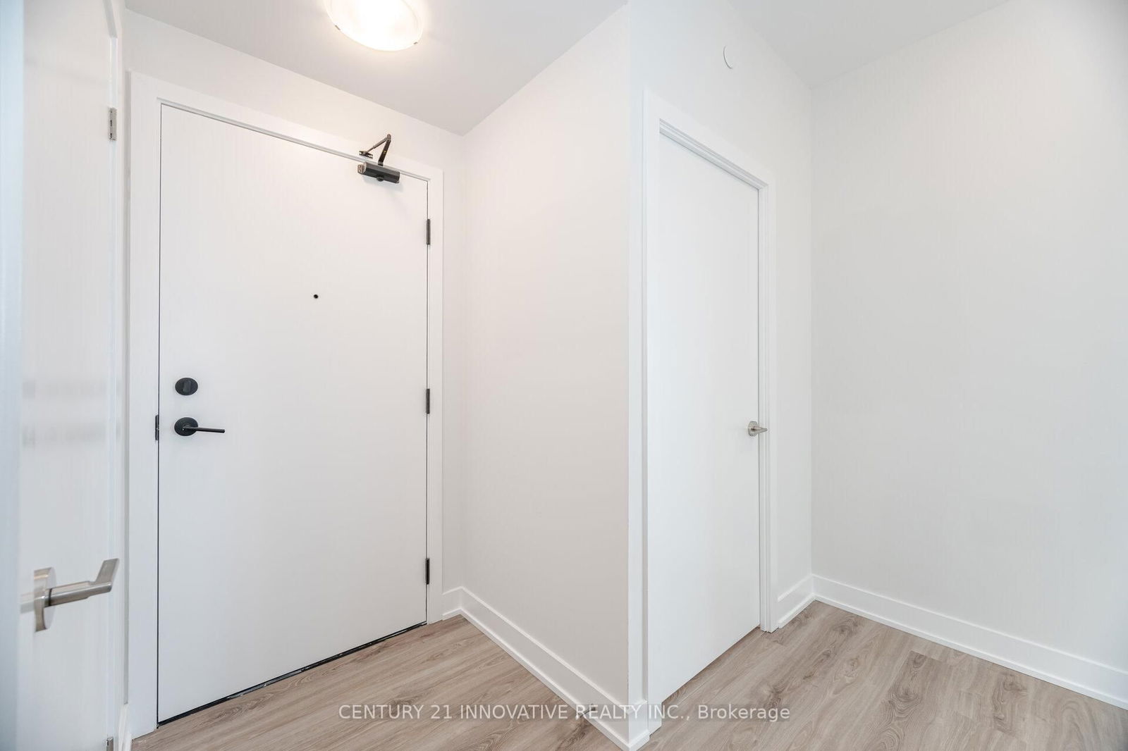 Condo leased at 1608-430 Square One Drive, Mississauga, City Centre, L5B 3Y1 - MLS: W12082304
