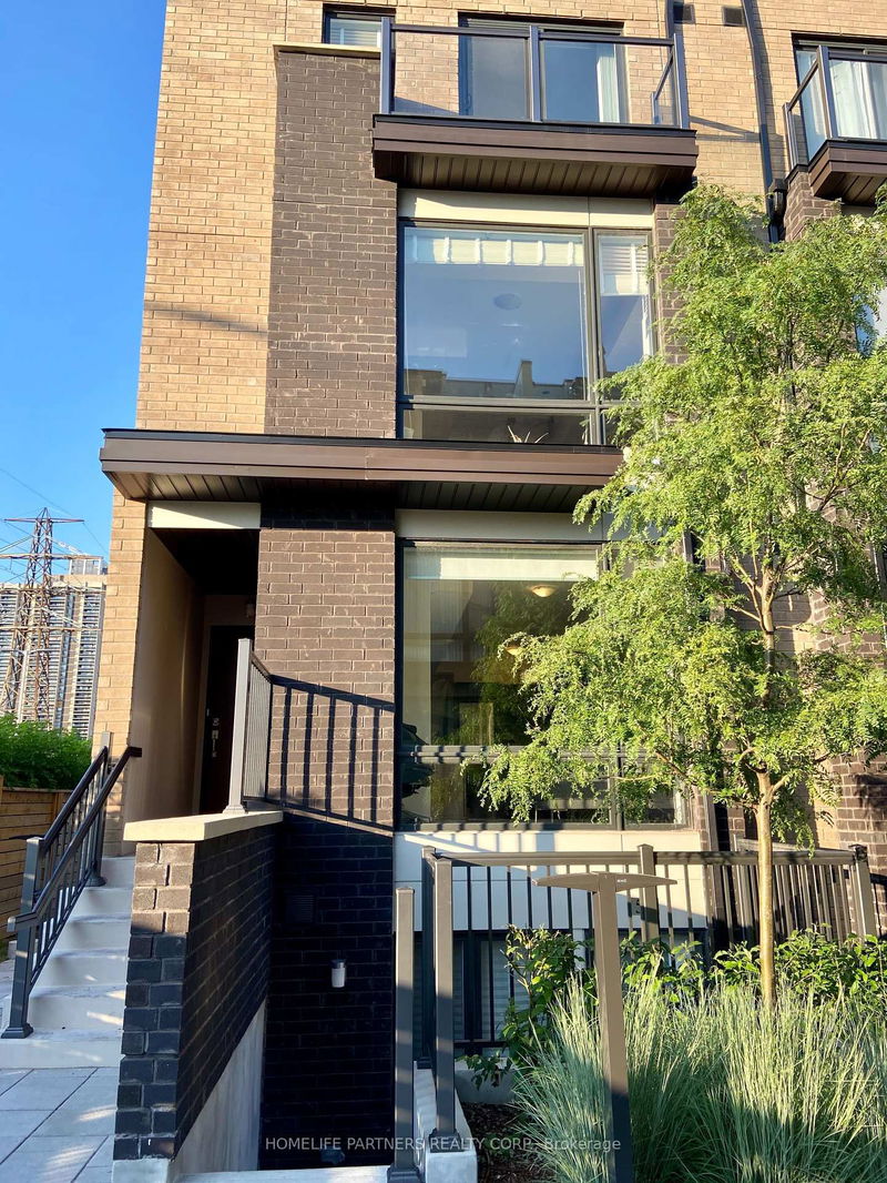 home for lease on 51-28 Fieldway Road