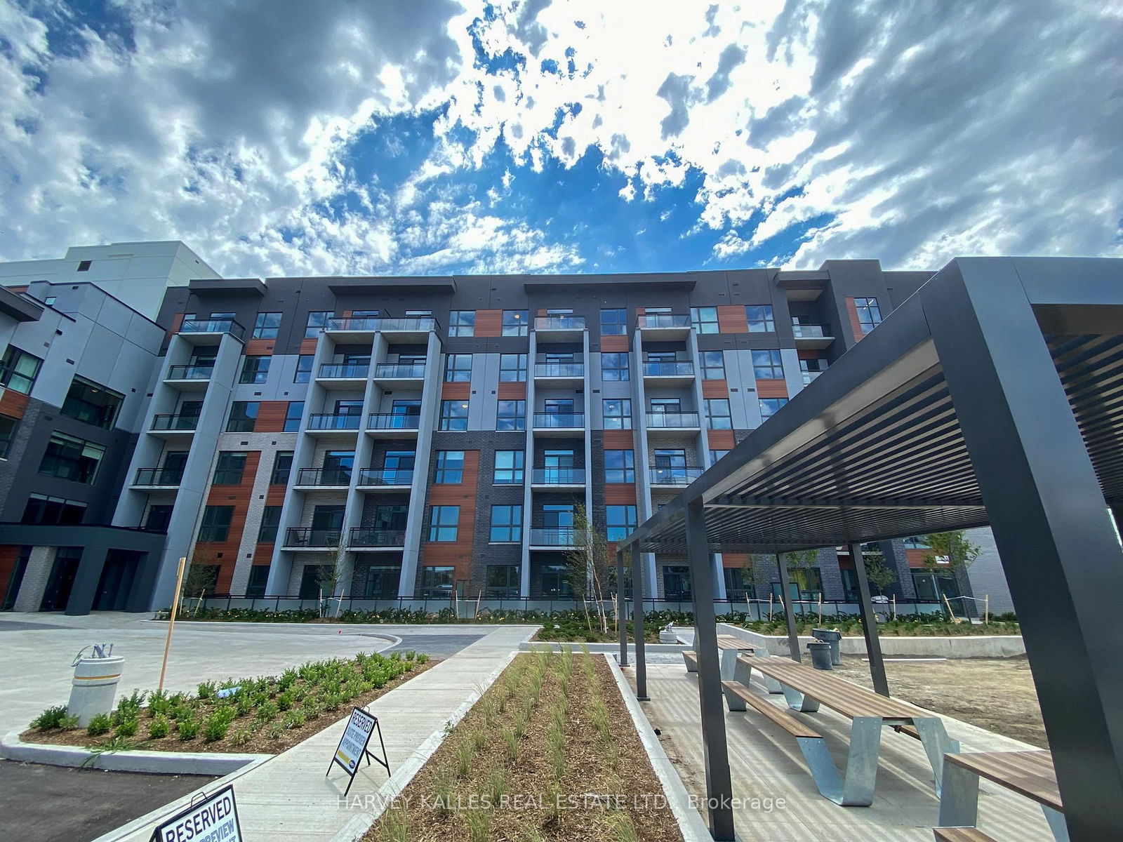 Condo for lease at 226-95 Dundas Street, Oakville, GO Glenorchy, L6M 5N4 - MLS: W12082637