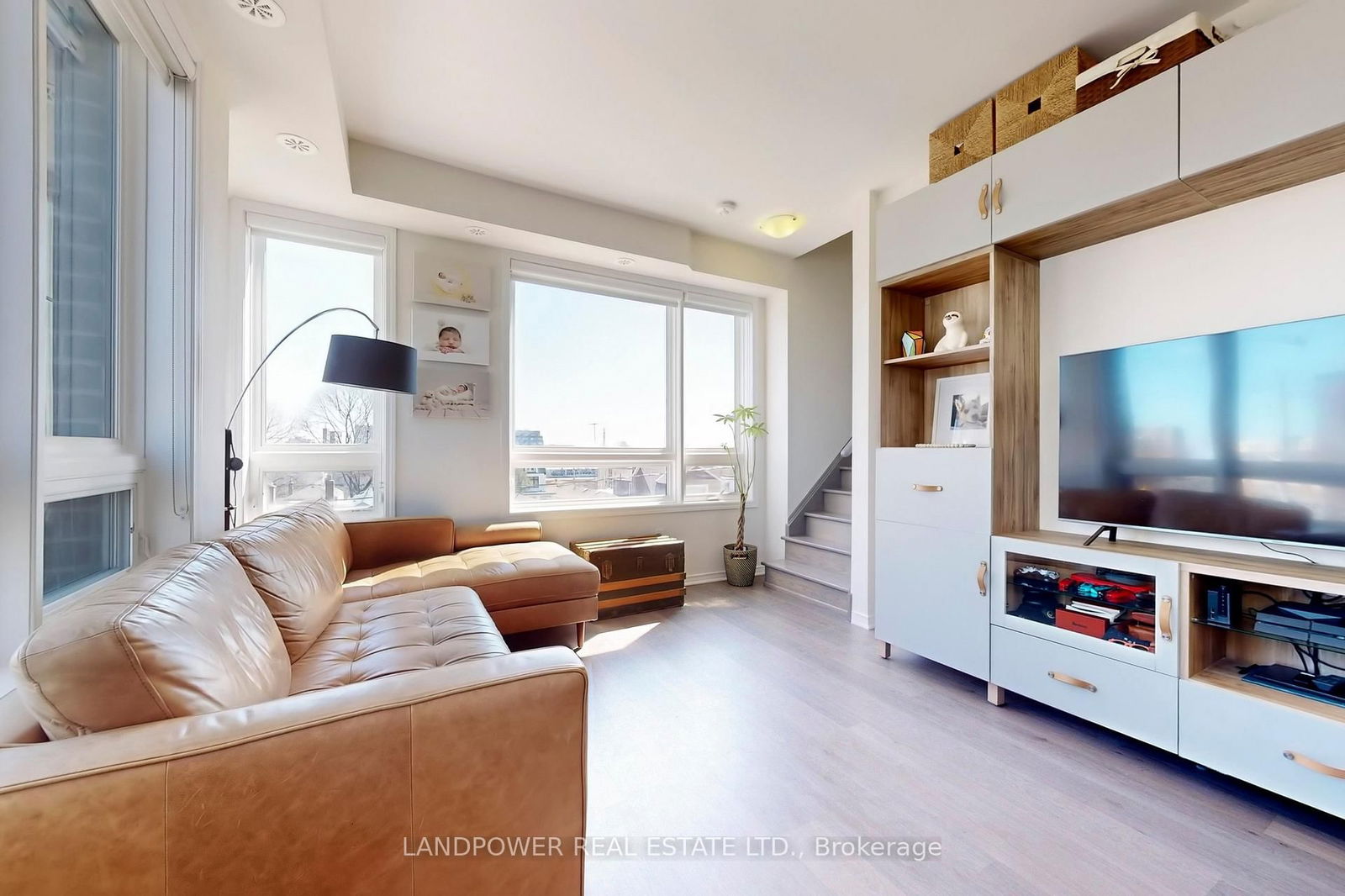 Townhouse for sale at 302-1130 Briar Hill Avenue, Toronto, Briar Hill-Belgravia, M6B 0A9 - MLS: W12082695