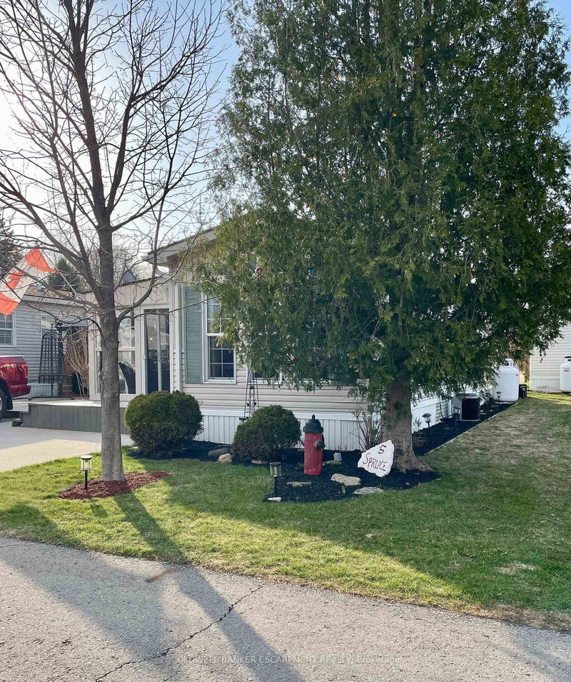 5 Spruce - 4449 Milburough Line, Burlington, L7P 0P5 | Image 2