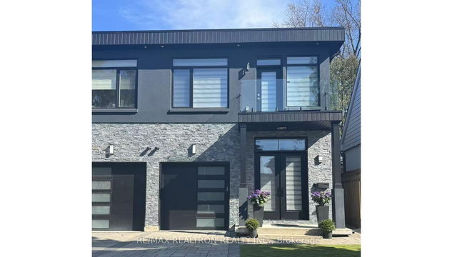 25-A Tecumseth Avenue