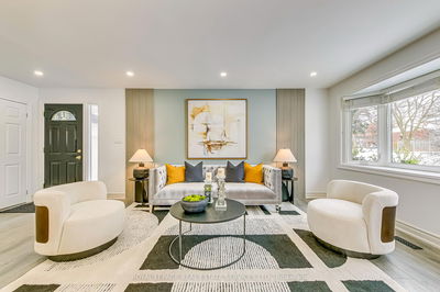26 Miller Rd, Oakville - College Park image-0-4