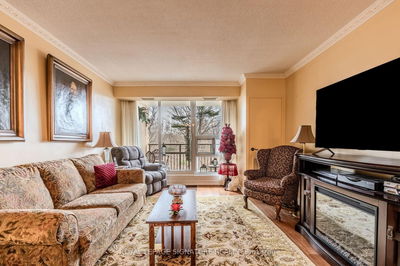Unit 401 — 1359 White Oaks Blvd, Oakville - College Park image-0-4