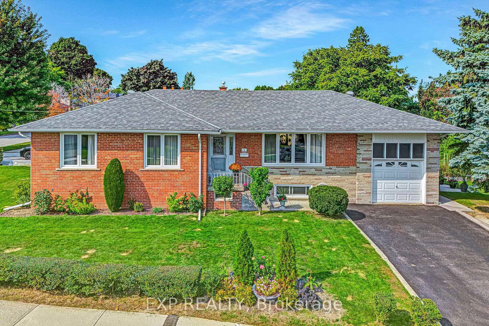 Detached House sold at 3 Ruscoe Crescent, Toronto, Willowridge-Martingrove-Richview, M9P 1P2 - MLS: W12083023