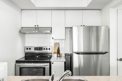 Unit 112 — 111 Bristol Rd, Mississauga - Hurontario image-0-3