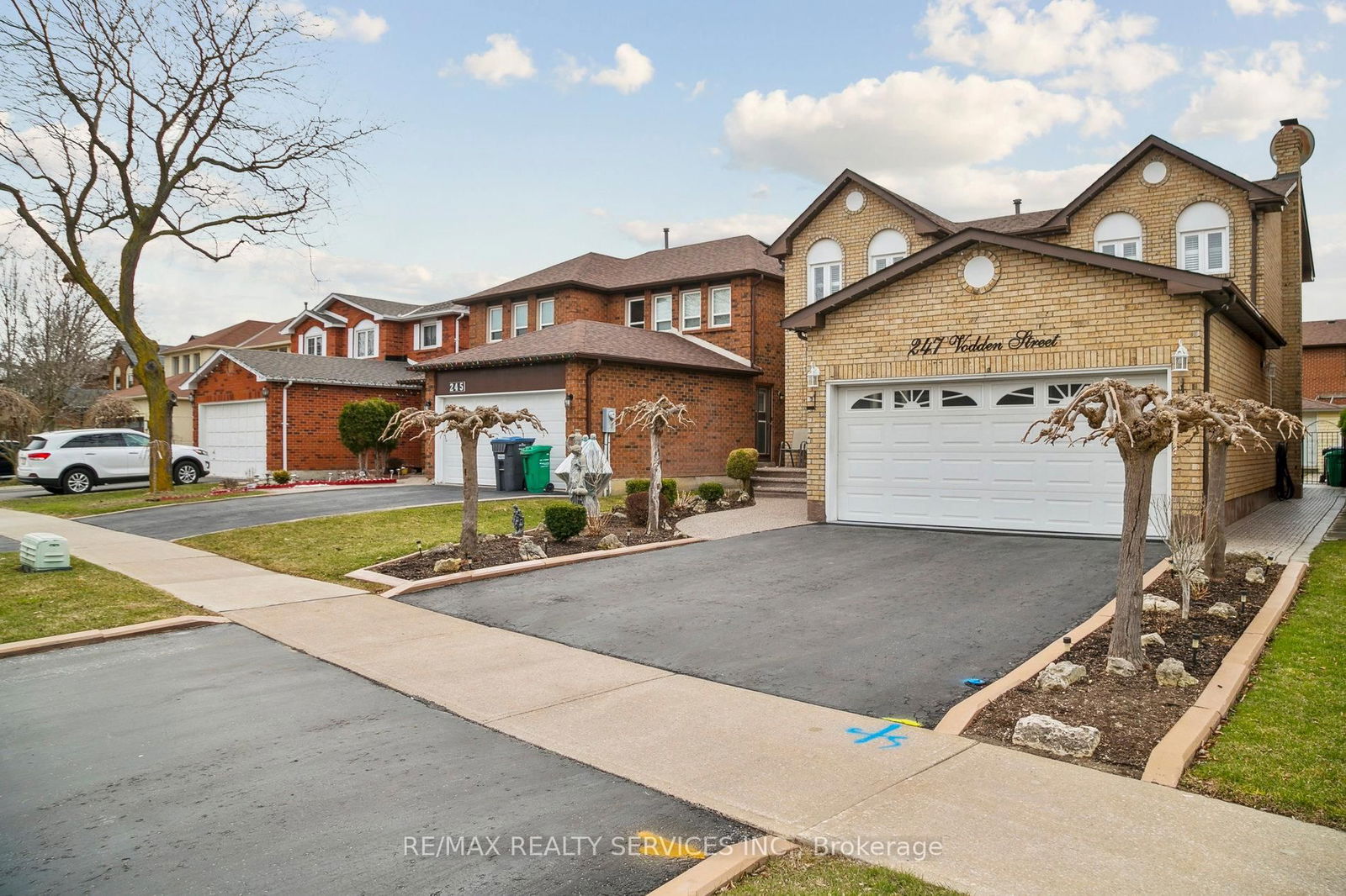 Detached House for sale at 247 Vodden Street, Brampton, Brampton West, L6X 2X7 - MLS: W12083155