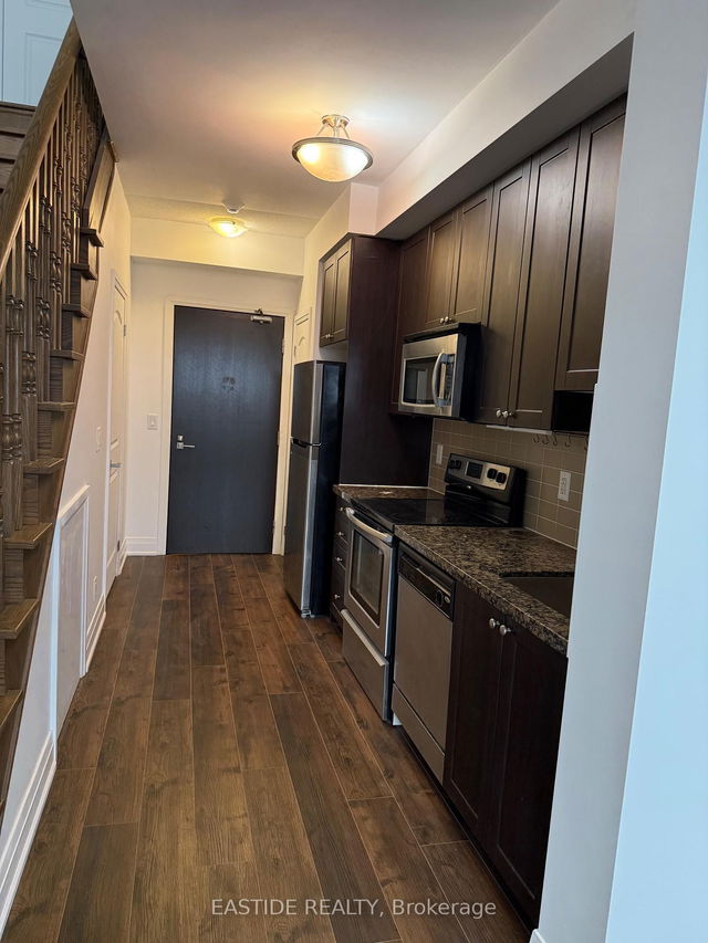 Ph08 - 1060 Sheppard Avenue